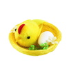 Kuřátko s vajíčkem v hnízdečku