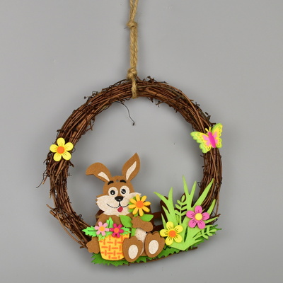 Velikonoční věneček z proutí s dekorací